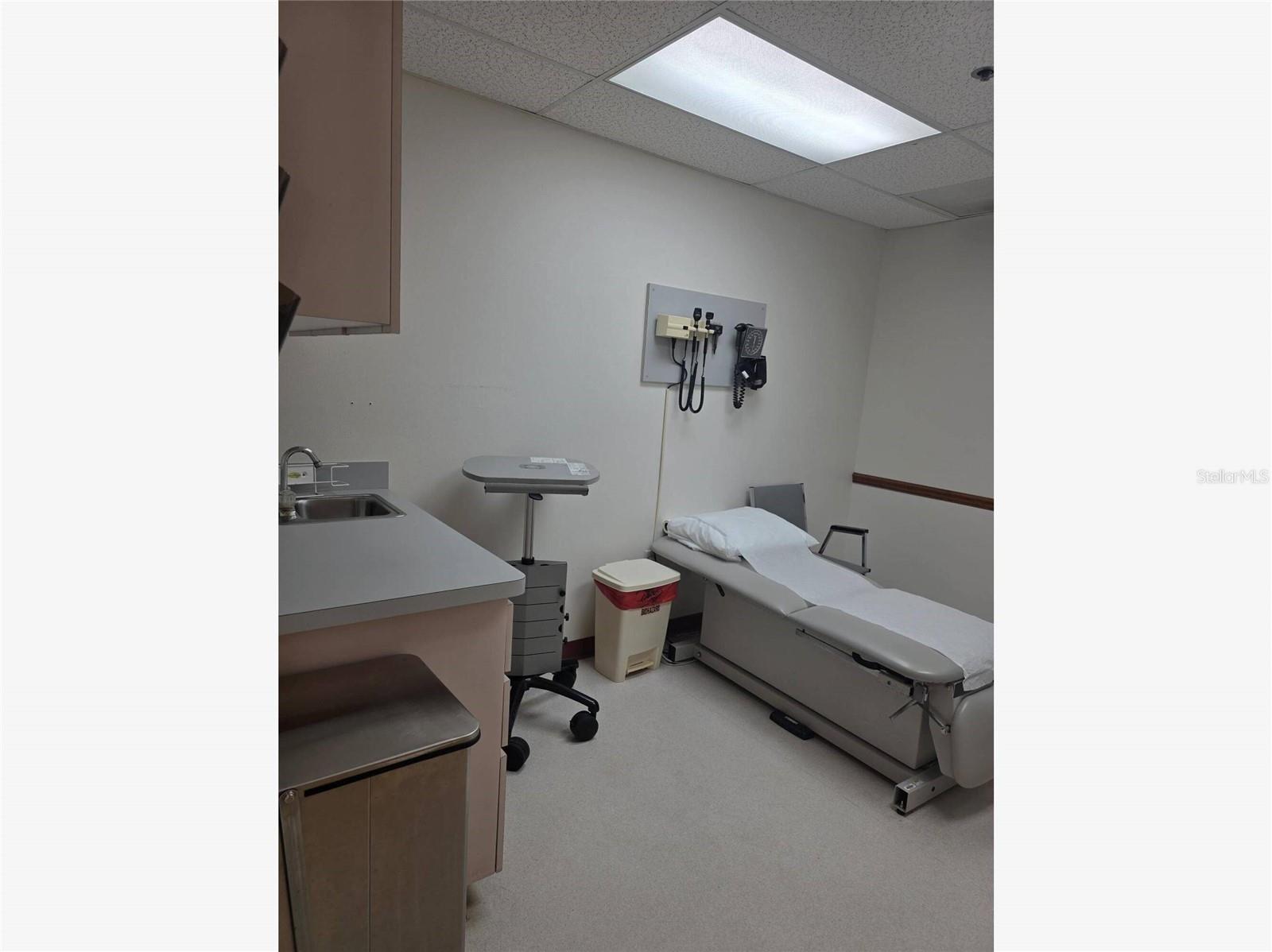 Image 16 of 16 For 2525 Harbor Boulevard 101