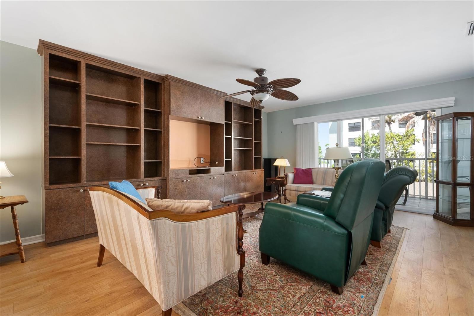 Image 11 of 47 For 150 Harborside Avenue 303