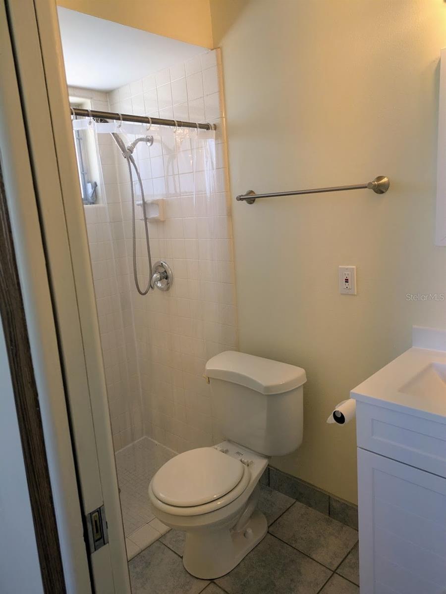 Image 14 of 18 For 5752 Espanola Avenue