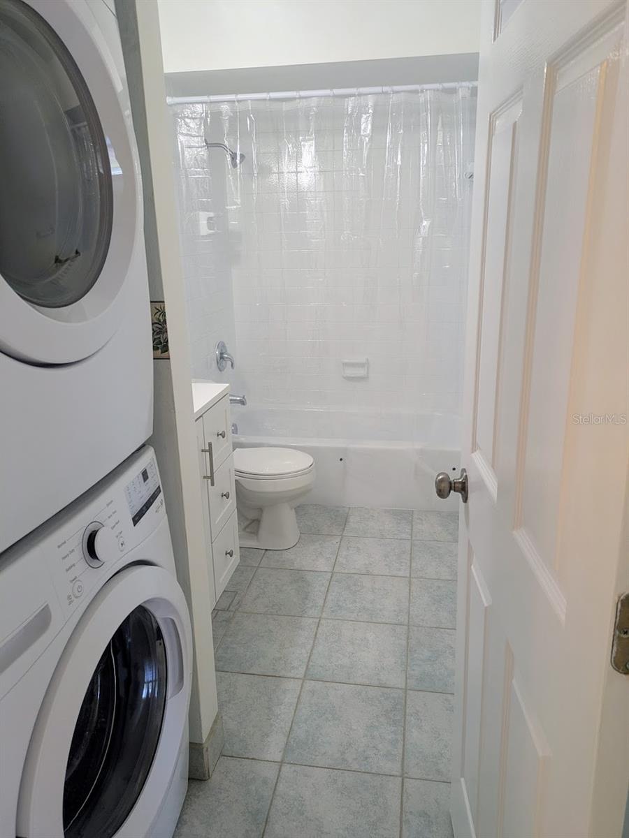 Image 15 of 18 For 5752 Espanola Avenue