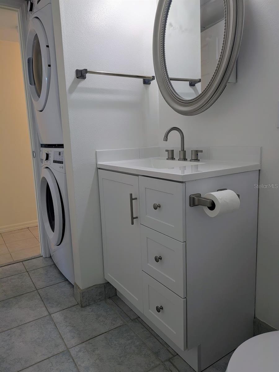 Image 16 of 18 For 5752 Espanola Avenue