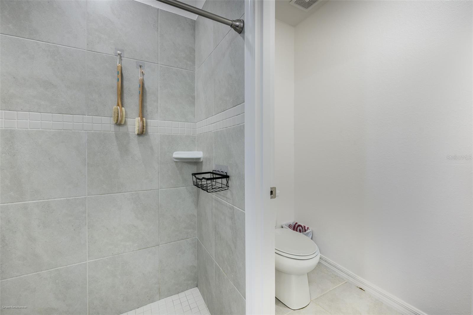 Image 32 of 51 For 25506 Doredo Drive