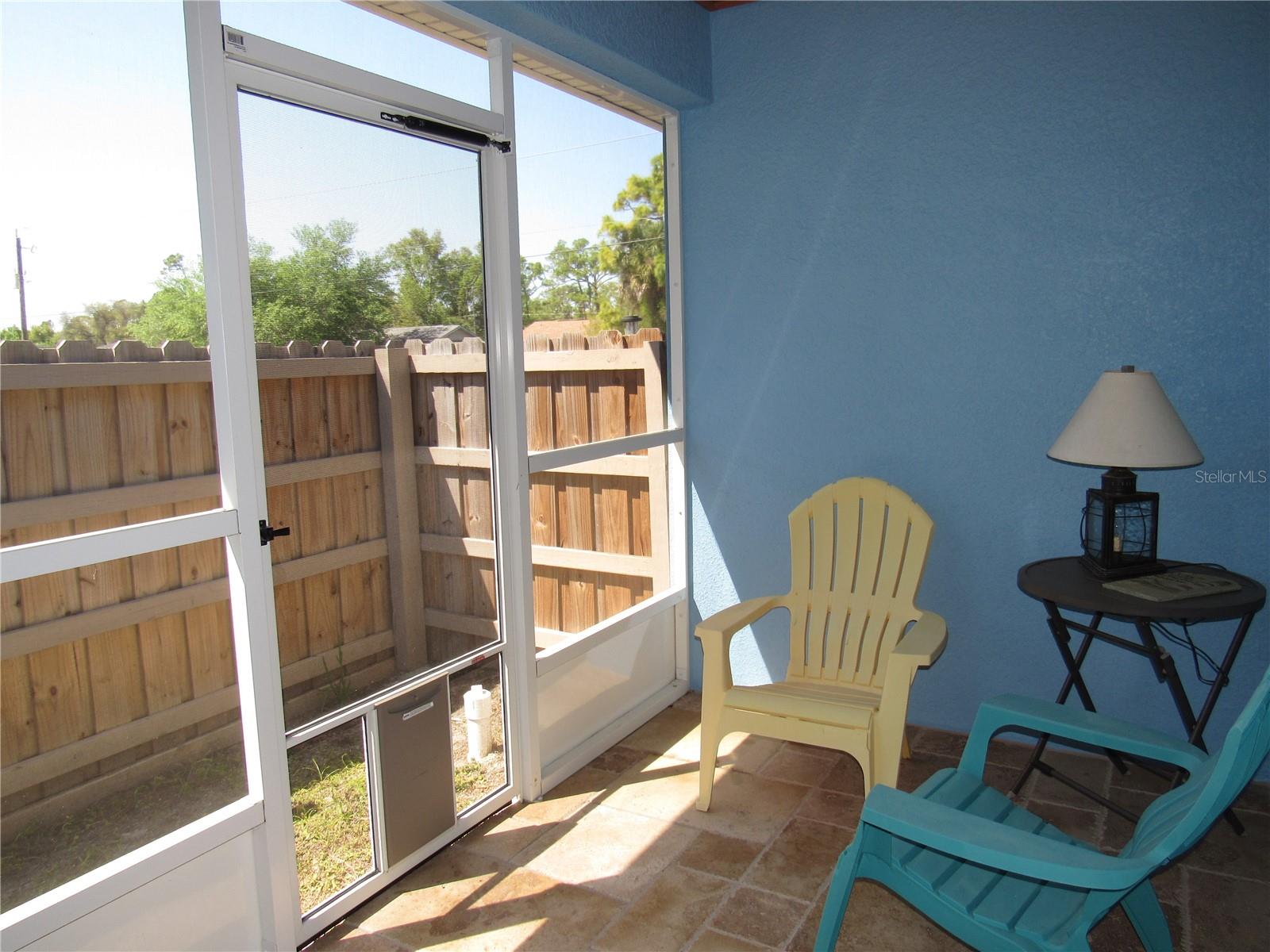 Image 27 of 50 For 2074 & 2076 Como Street