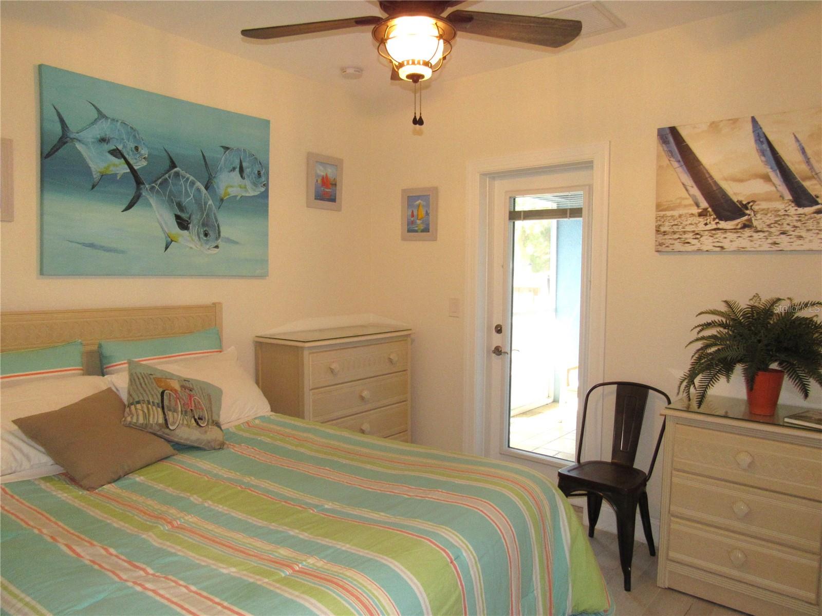 Image 28 of 50 For 2074 & 2076 Como Street