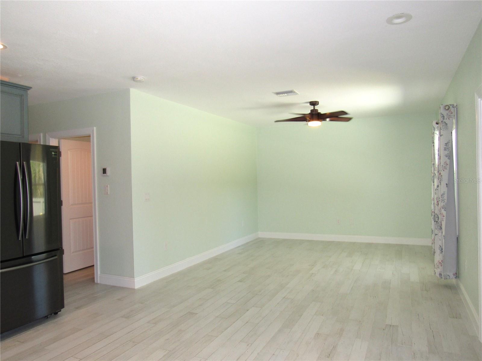 Image 32 of 50 For 2074 & 2076 Como Street