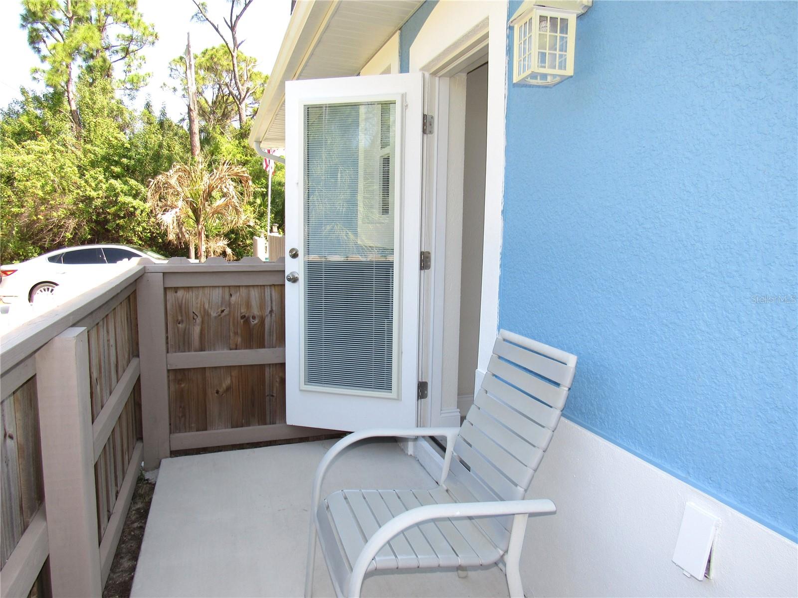 Image 40 of 50 For 2074 & 2076 Como Street