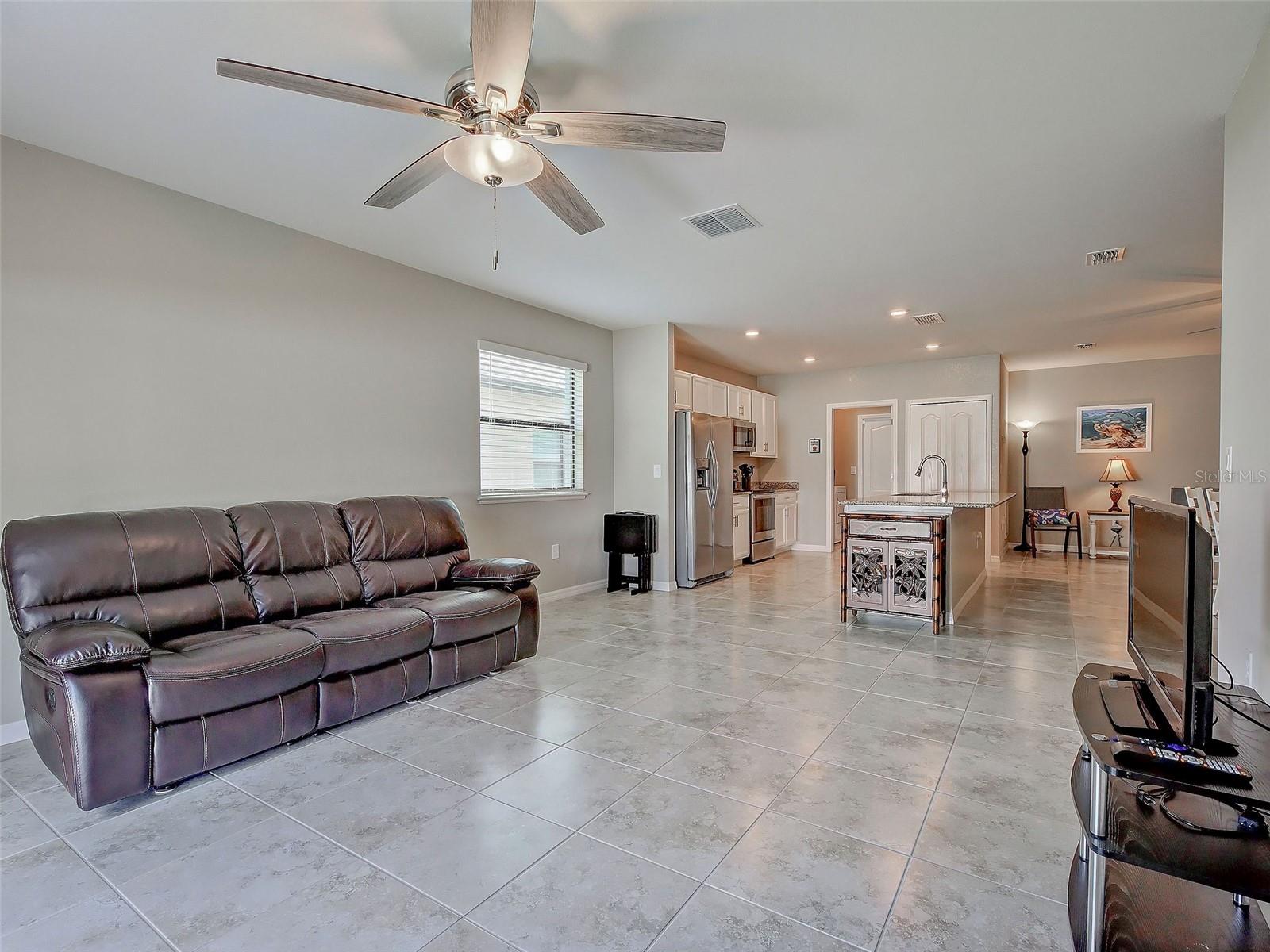 Image 21 of 62 For 2065 Apian Way