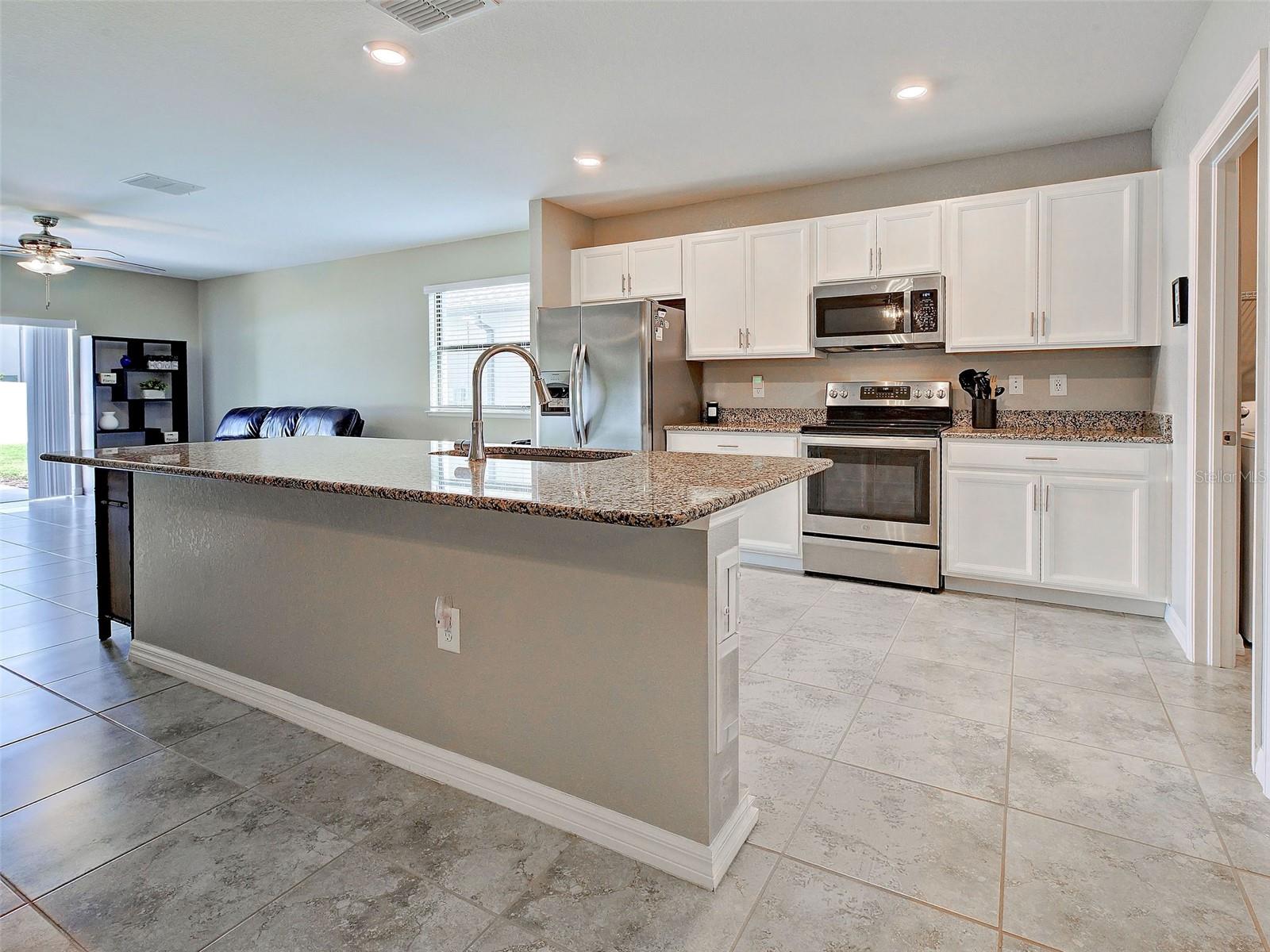 Image 24 of 62 For 2065 Apian Way