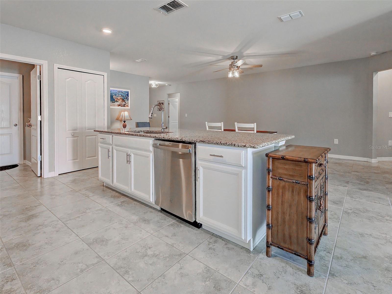 Image 28 of 62 For 2065 Apian Way