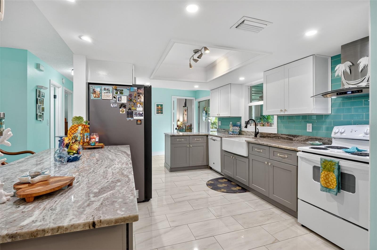 Image 18 of 82 For 4638 Vinsetta Avenue