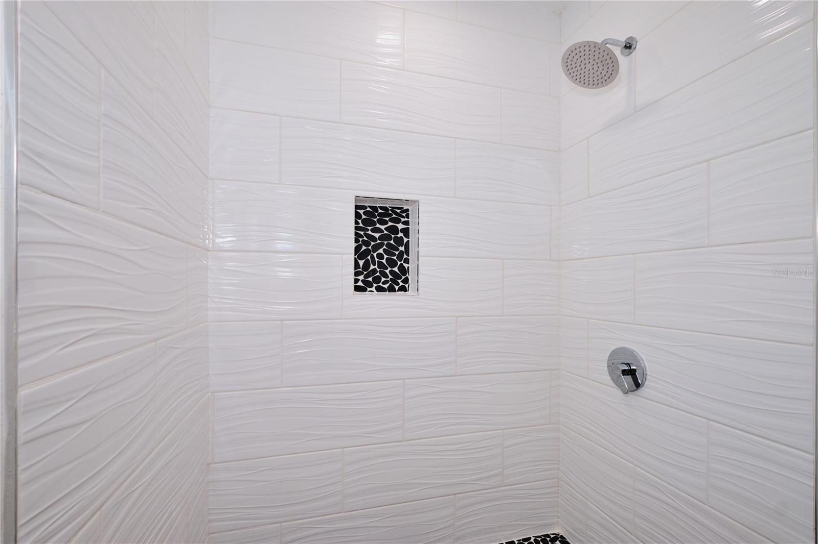 Listing photo id 22 for 221 18th Avenue Nw