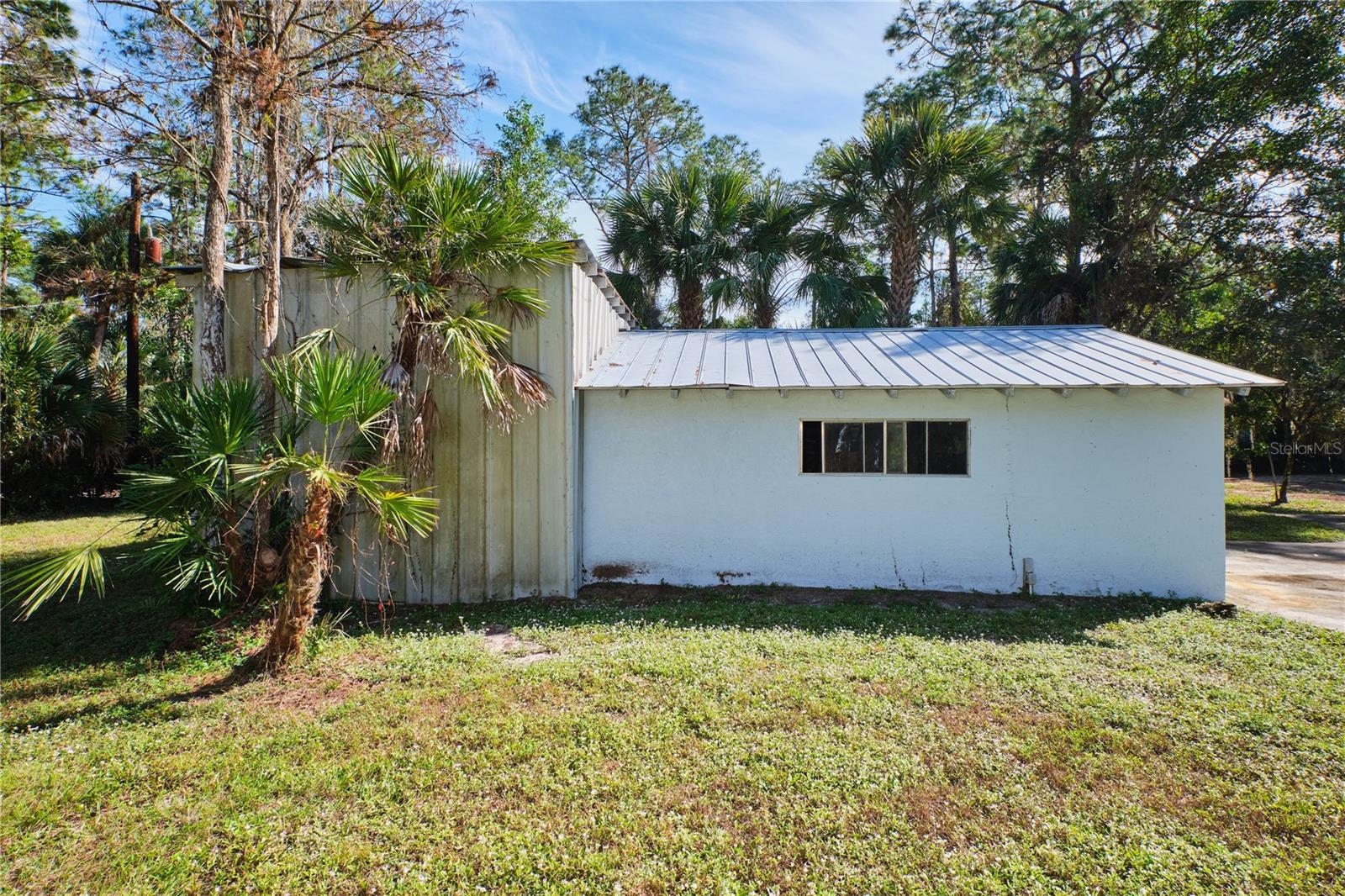 Listing photo id 27 for 221 18th Avenue Nw