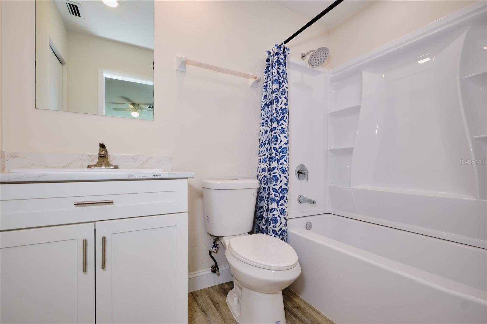 Listing photo id 28 for 221 18th Avenue Nw