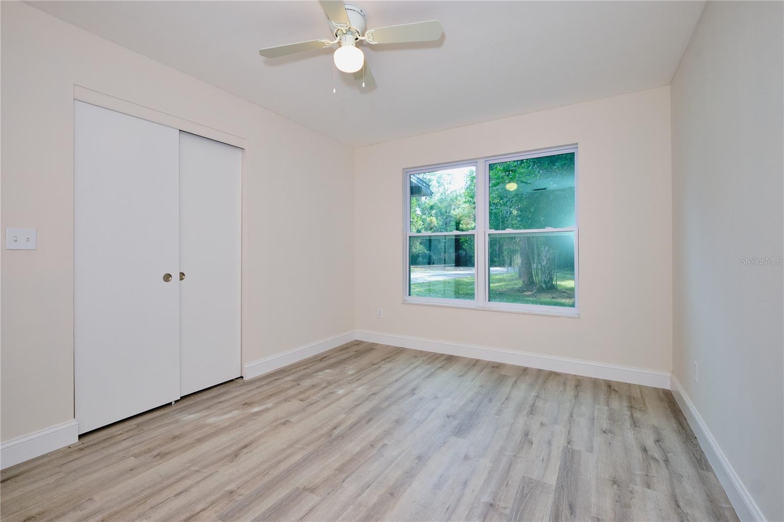 Listing photo id 33 for 221 18th Avenue Nw