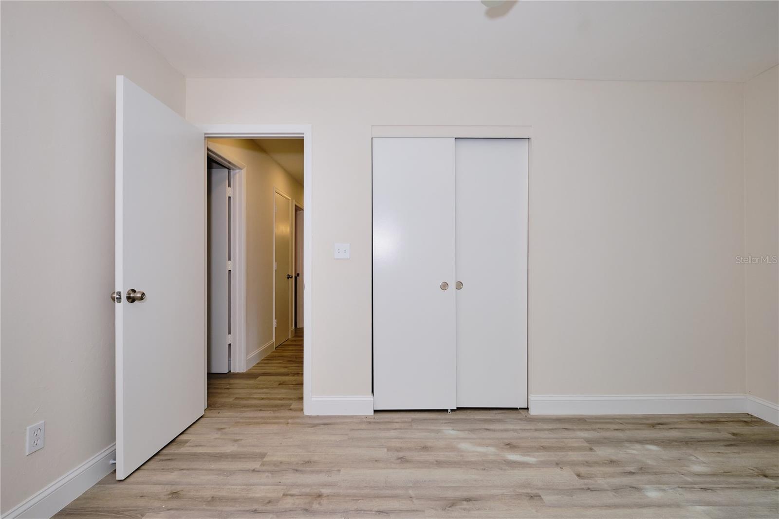 Listing photo id 34 for 221 18th Avenue Nw