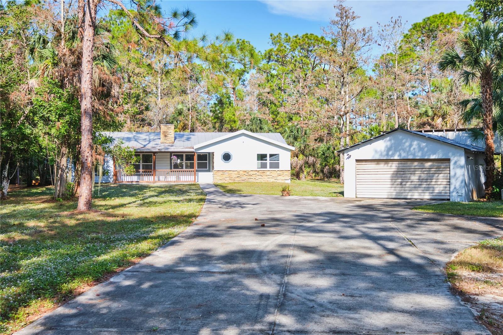 Listing photo id 2 for 221 18th Avenue Nw