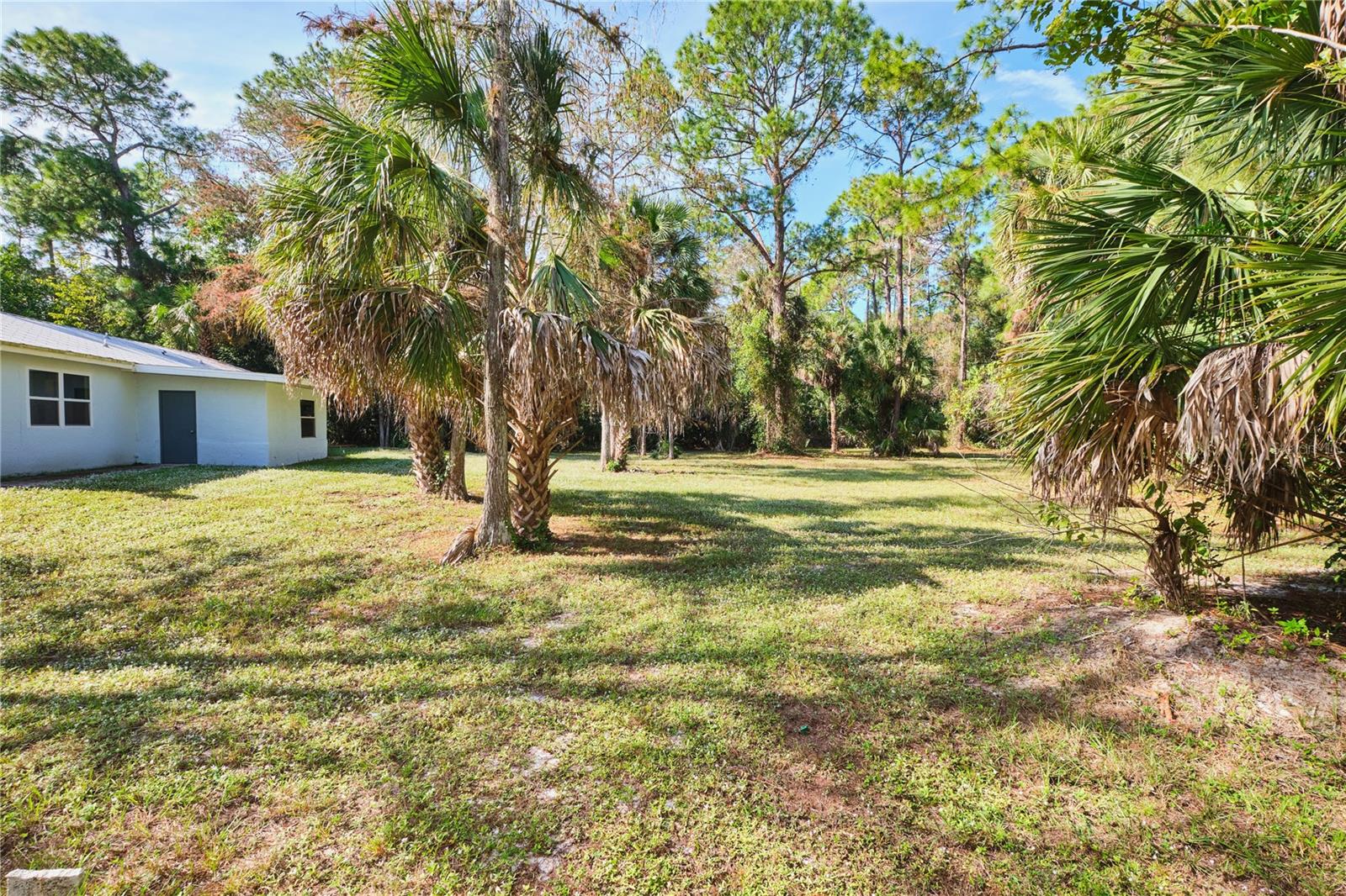 Listing photo id 48 for 221 18th Avenue Nw