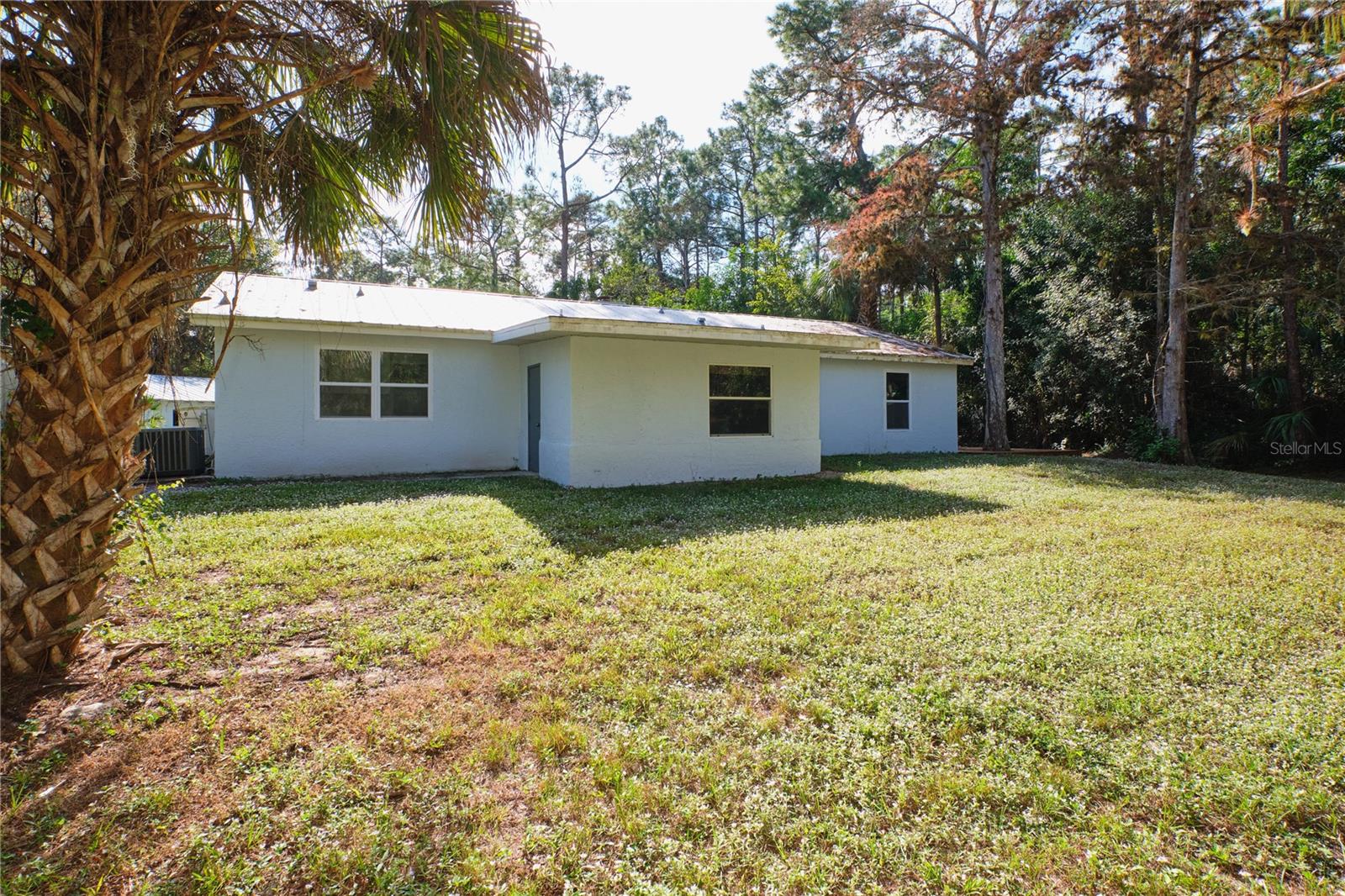 Listing photo id 59 for 221 18th Avenue Nw