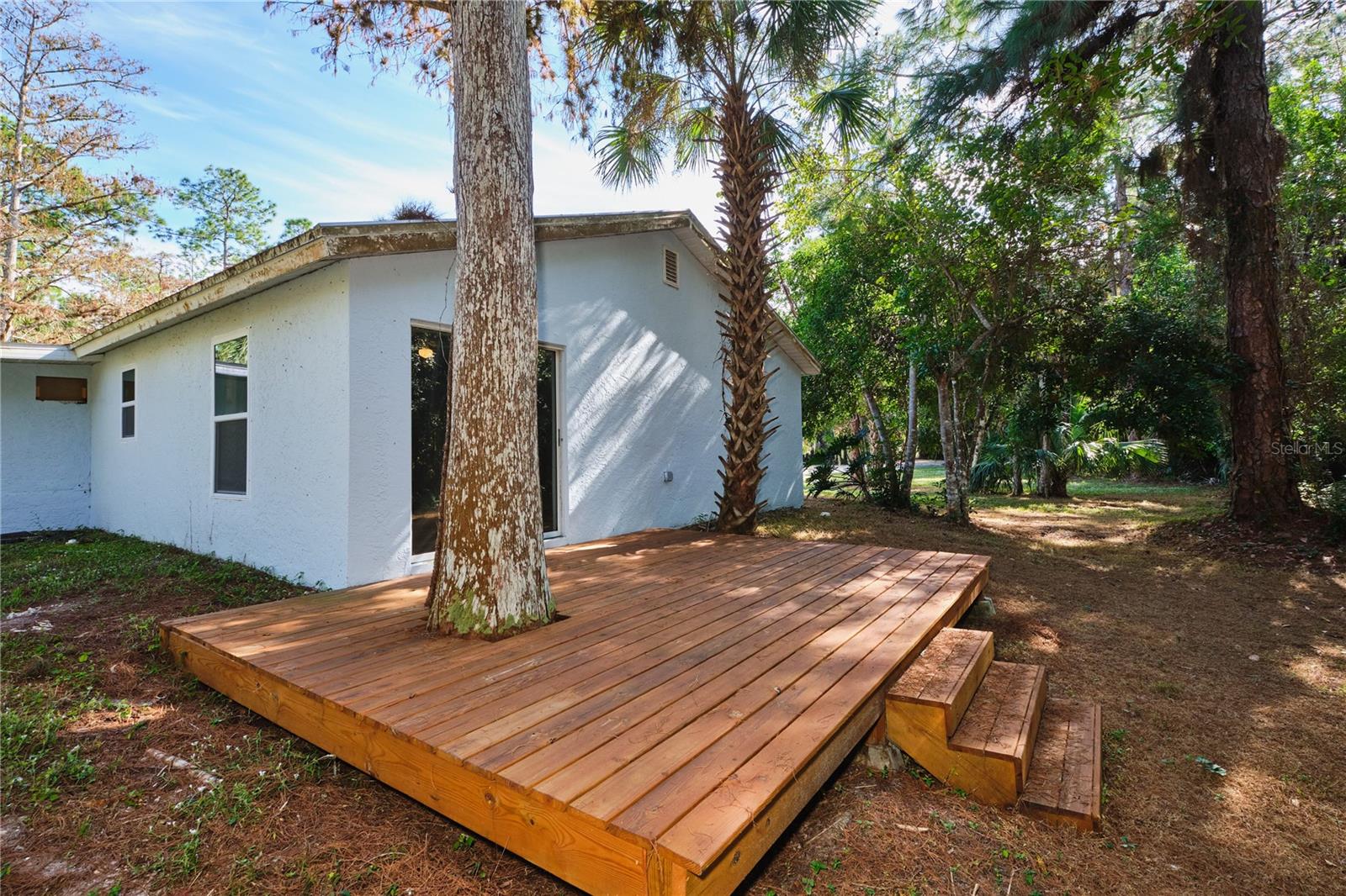 Listing photo id 63 for 221 18th Avenue Nw