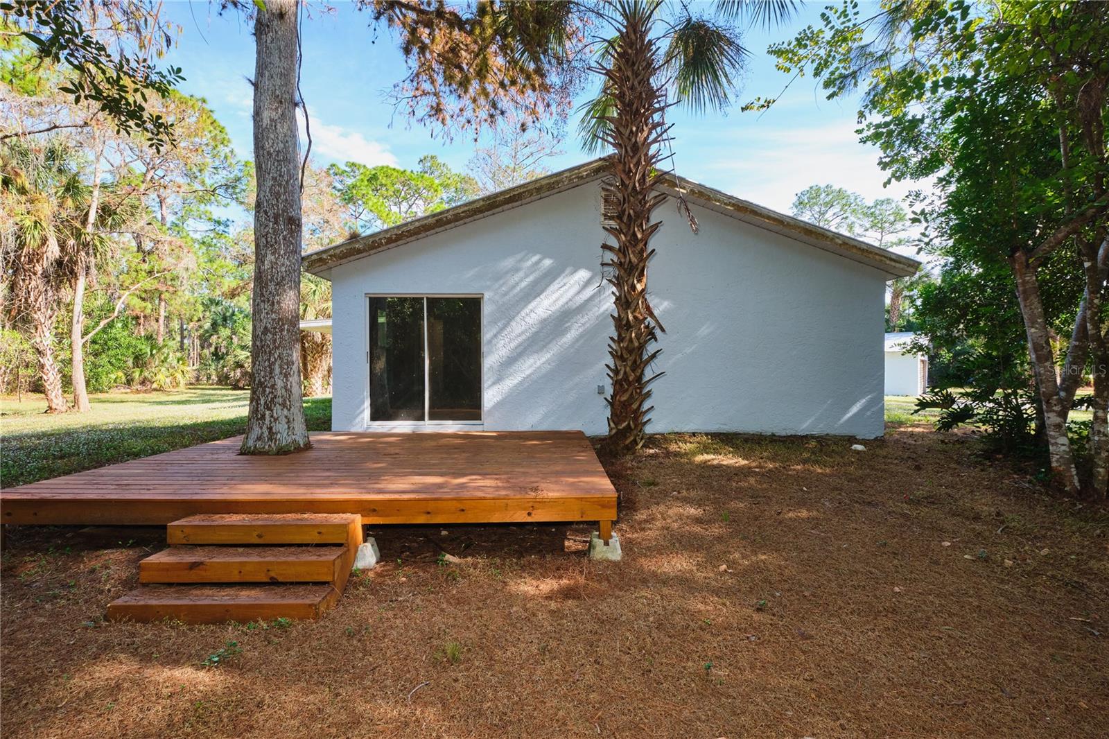 Listing photo id 64 for 221 18th Avenue Nw