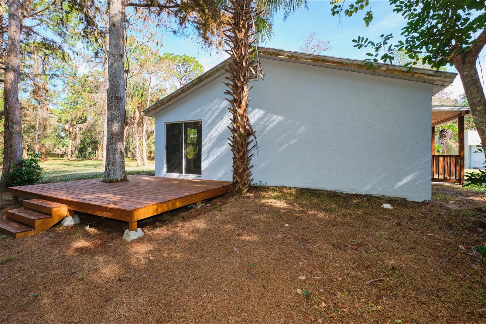 Listing photo id 65 for 221 18th Avenue Nw