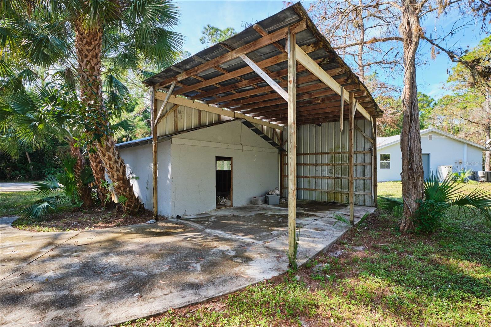 Listing photo id 66 for 221 18th Avenue Nw