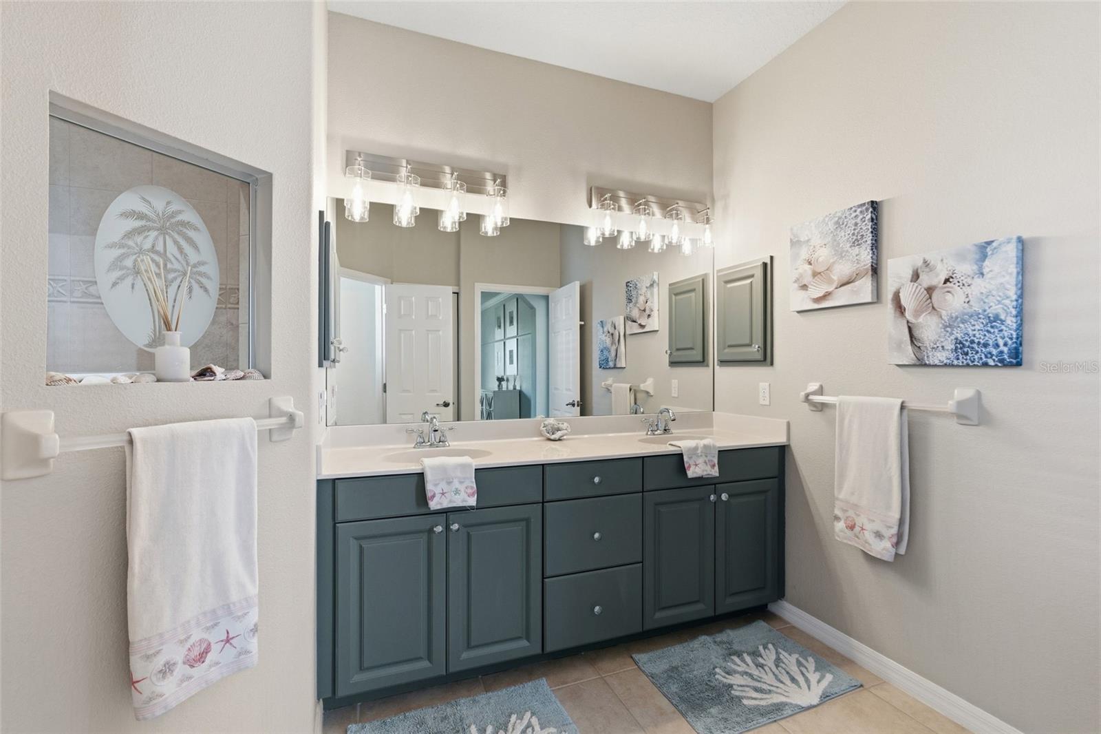 Image 22 of 40 For 5 Windward Terrace