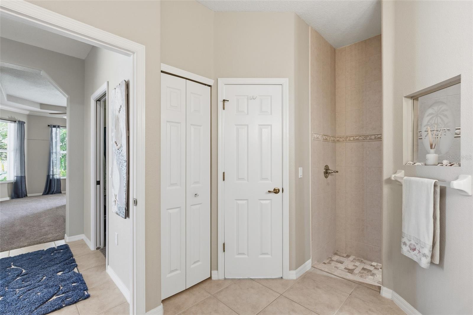 Image 24 of 40 For 5 Windward Terrace