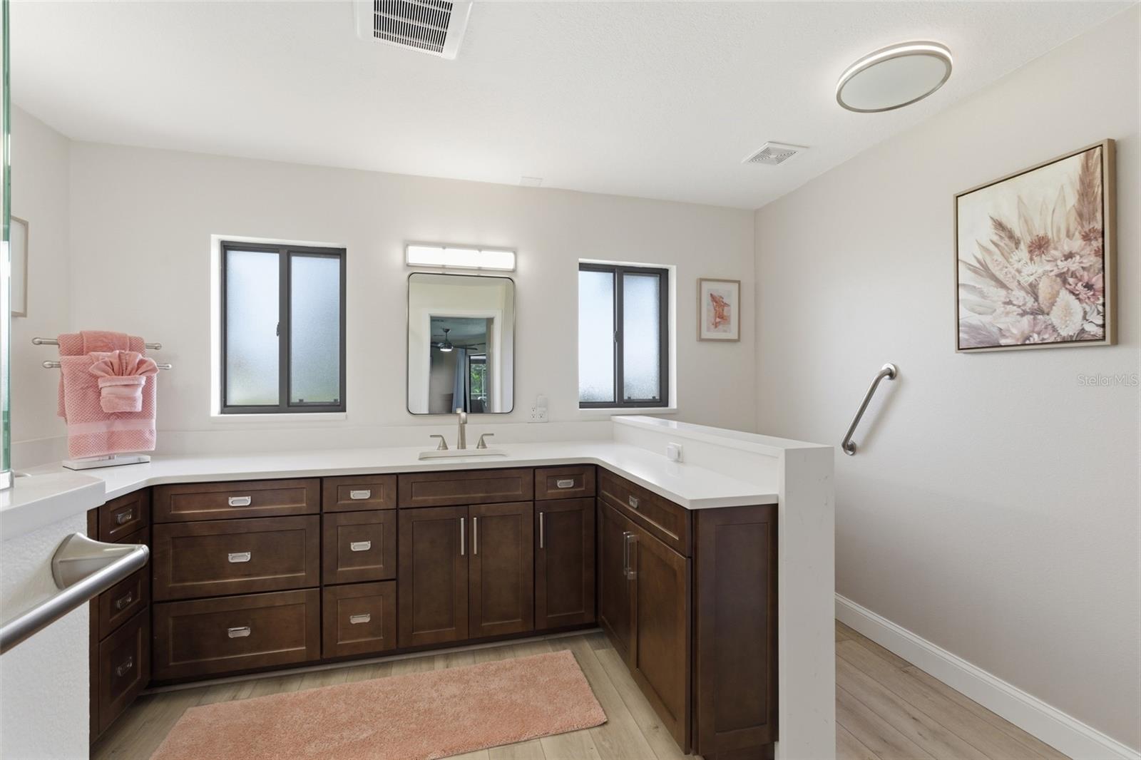 Image 28 of 56 For 302 Grace Street