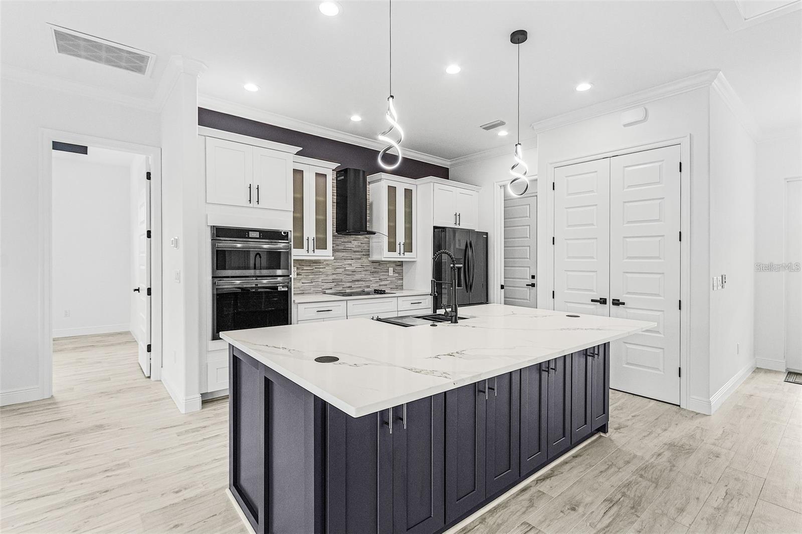 Image 7 of 14 For 17149 Sarong Lane