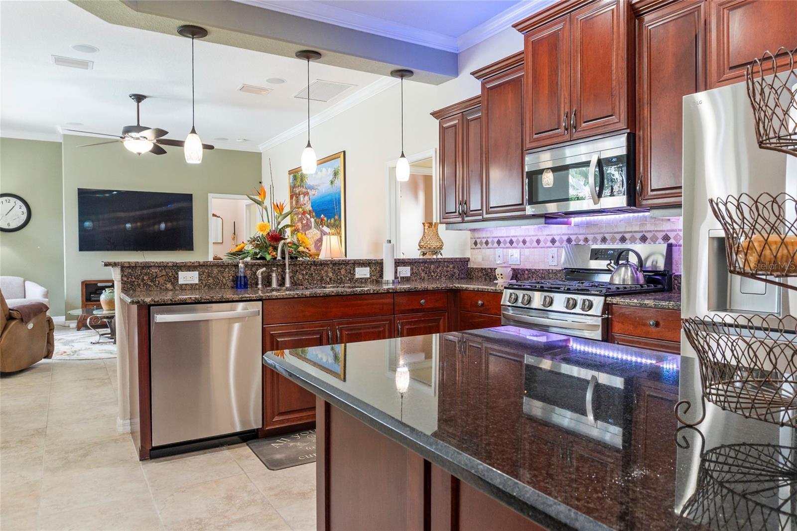 Image 16 of 42 For 1872 Coconut Palm Circle