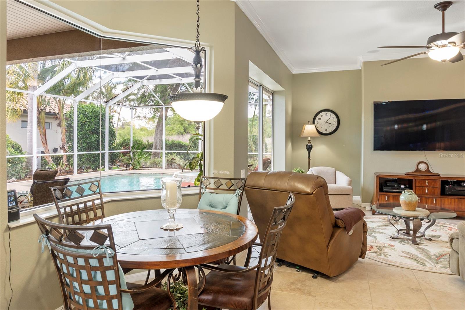 Image 17 of 42 For 1872 Coconut Palm Circle