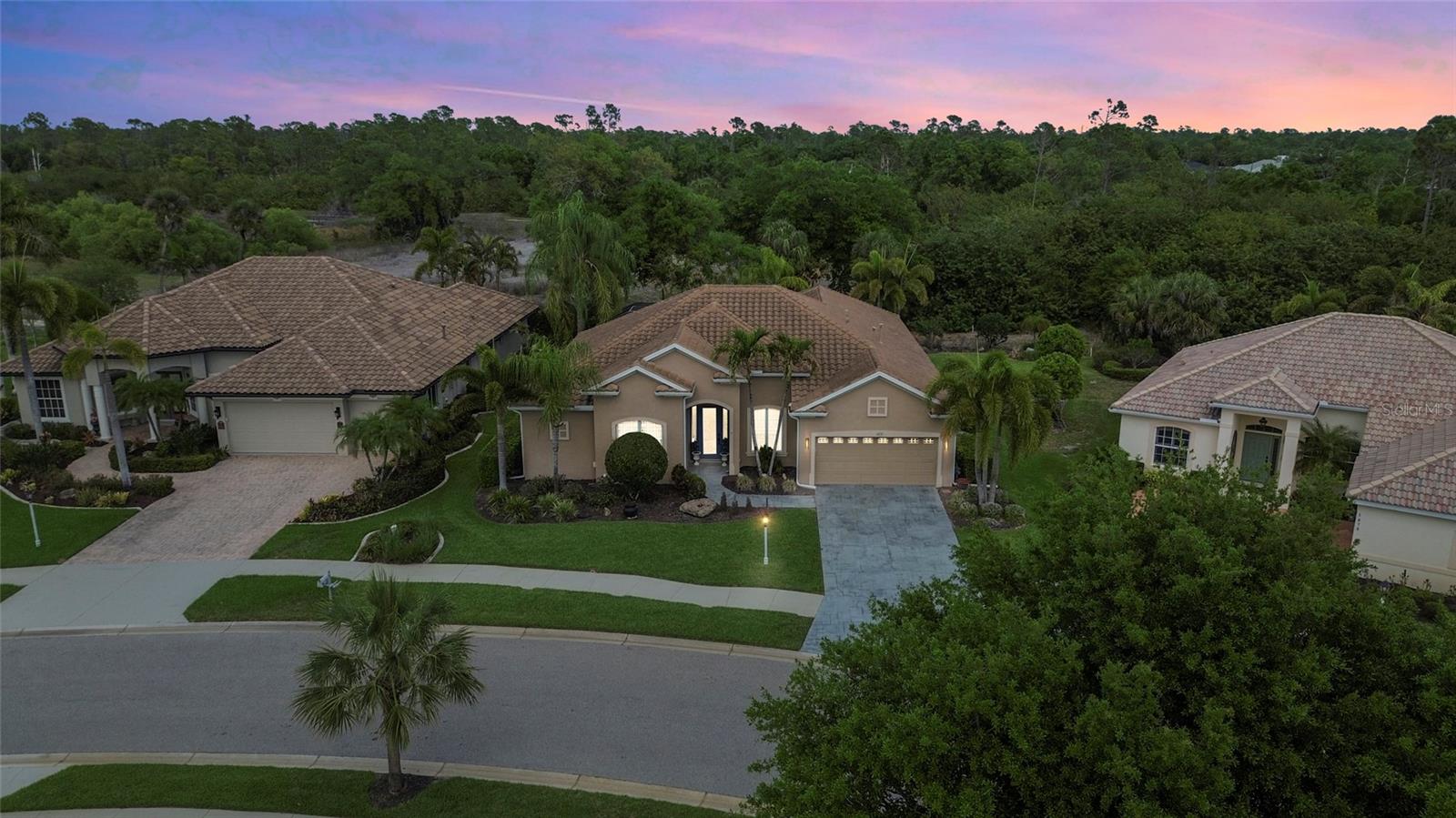 Image 2 of 42 For 1872 Coconut Palm Circle