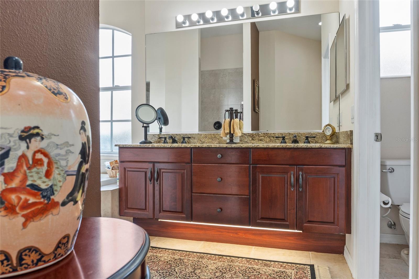 Image 27 of 42 For 1872 Coconut Palm Circle