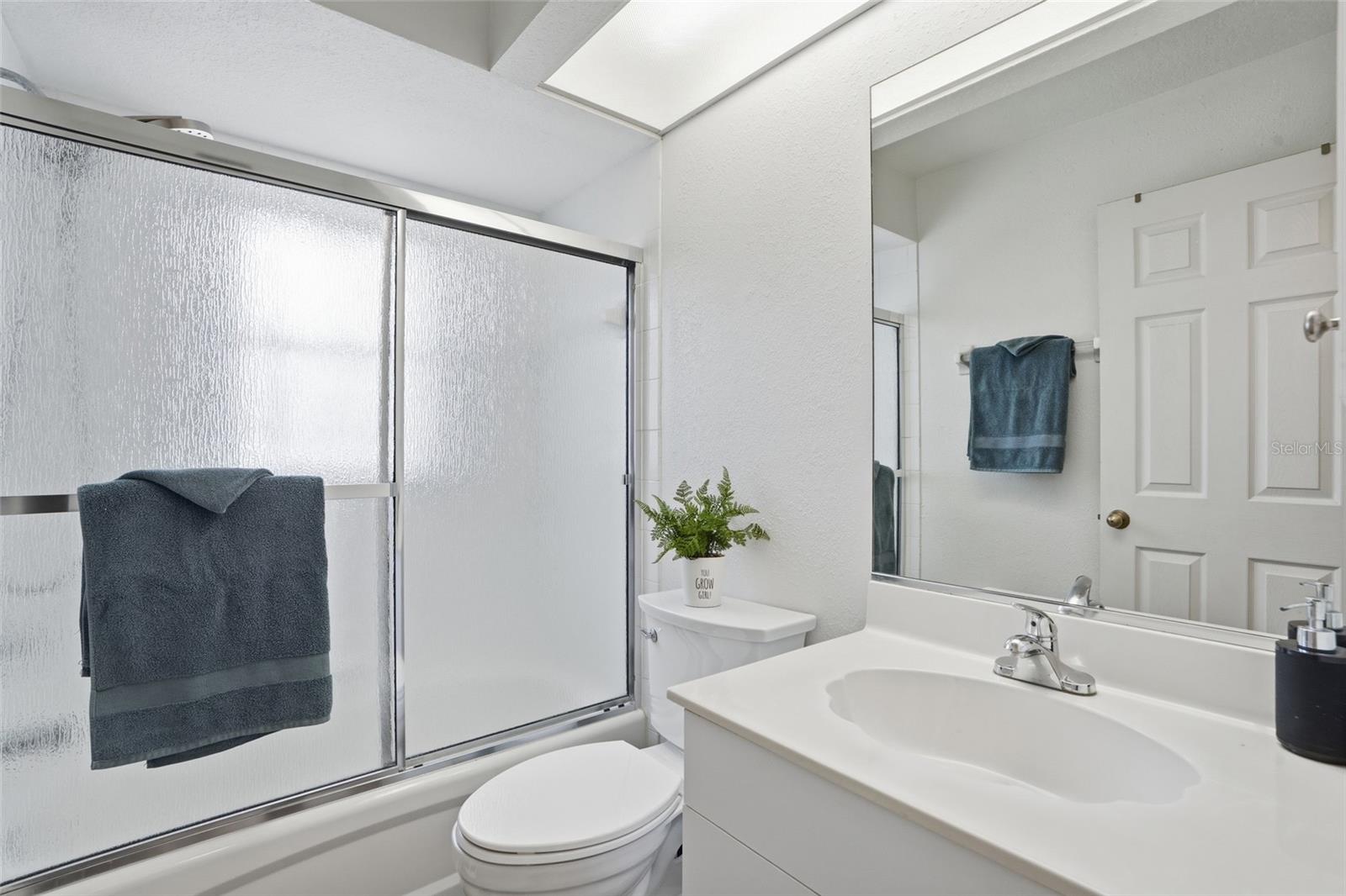 Image 33 of 46 For 5800 Sabal Trace Drive 801