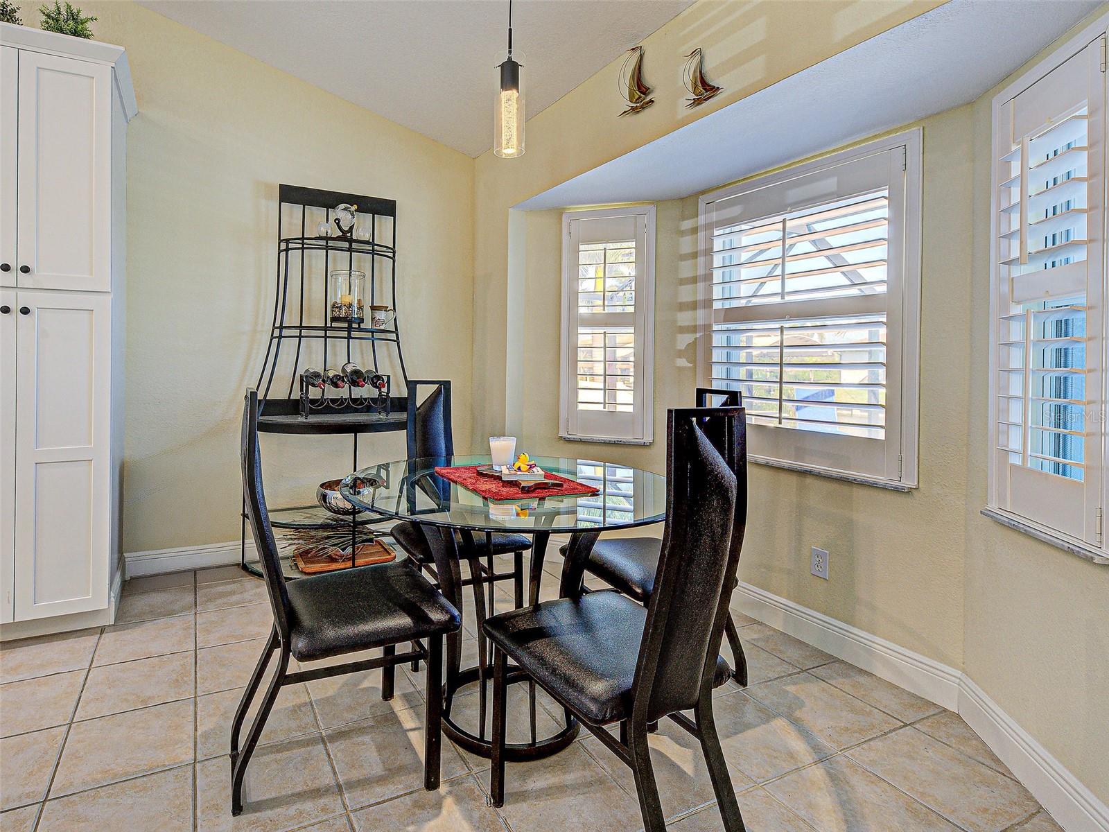 Image 23 of 49 For 8577 Calumet Boulevard