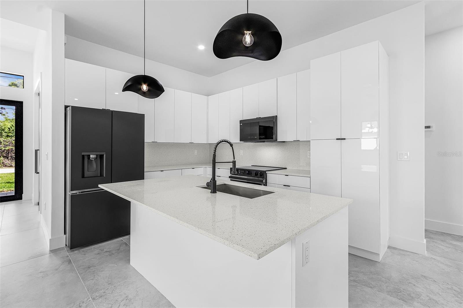 Image 3 of 42 For 2903 10th Street Sw