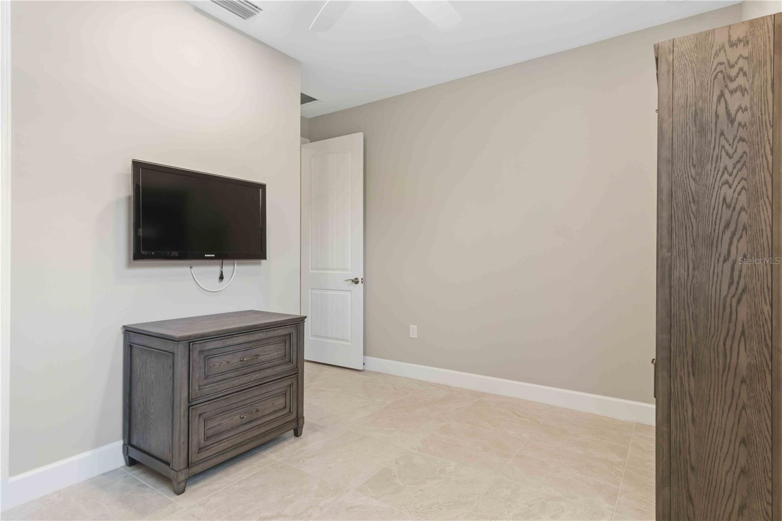 Image 50 of 95 For 1596 Hyssop Loop