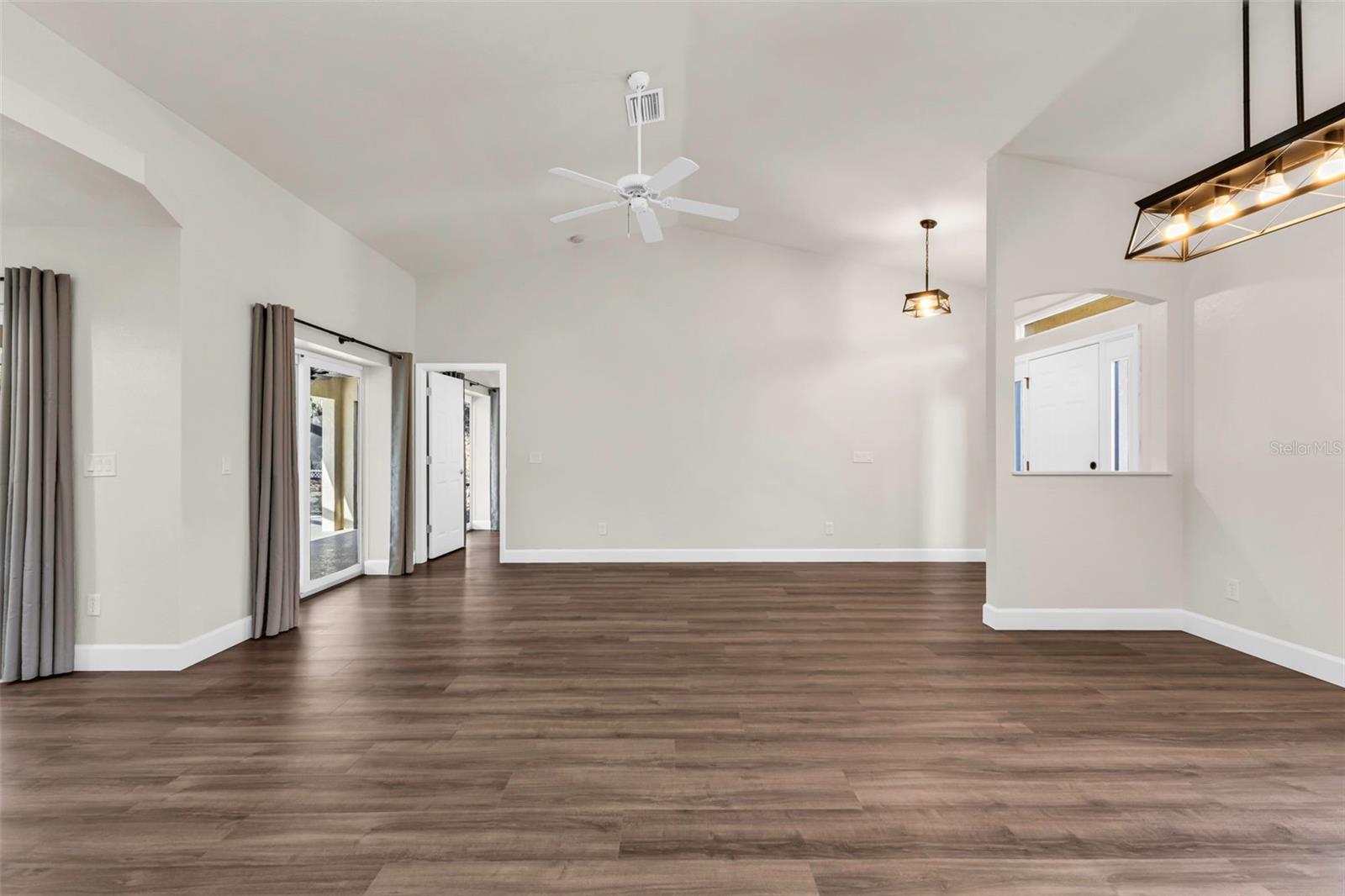 Image 12 of 73 For 2485 Traverse Avenue