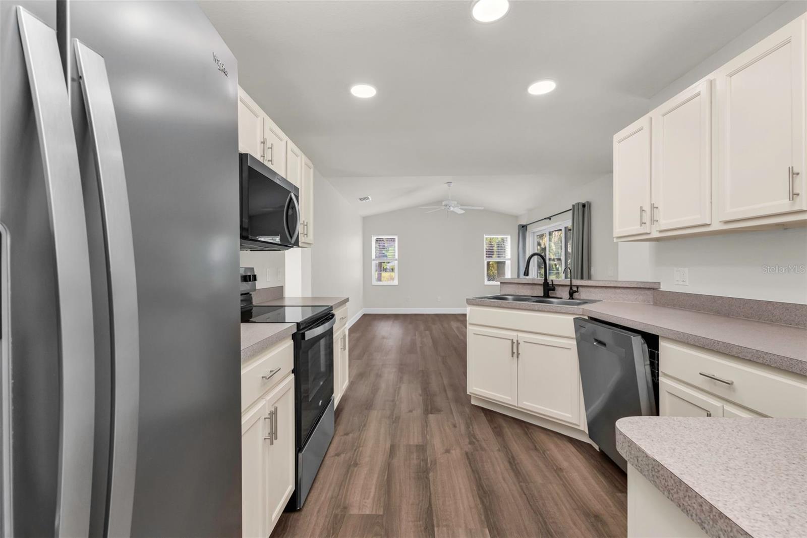 Image 21 of 73 For 2485 Traverse Avenue