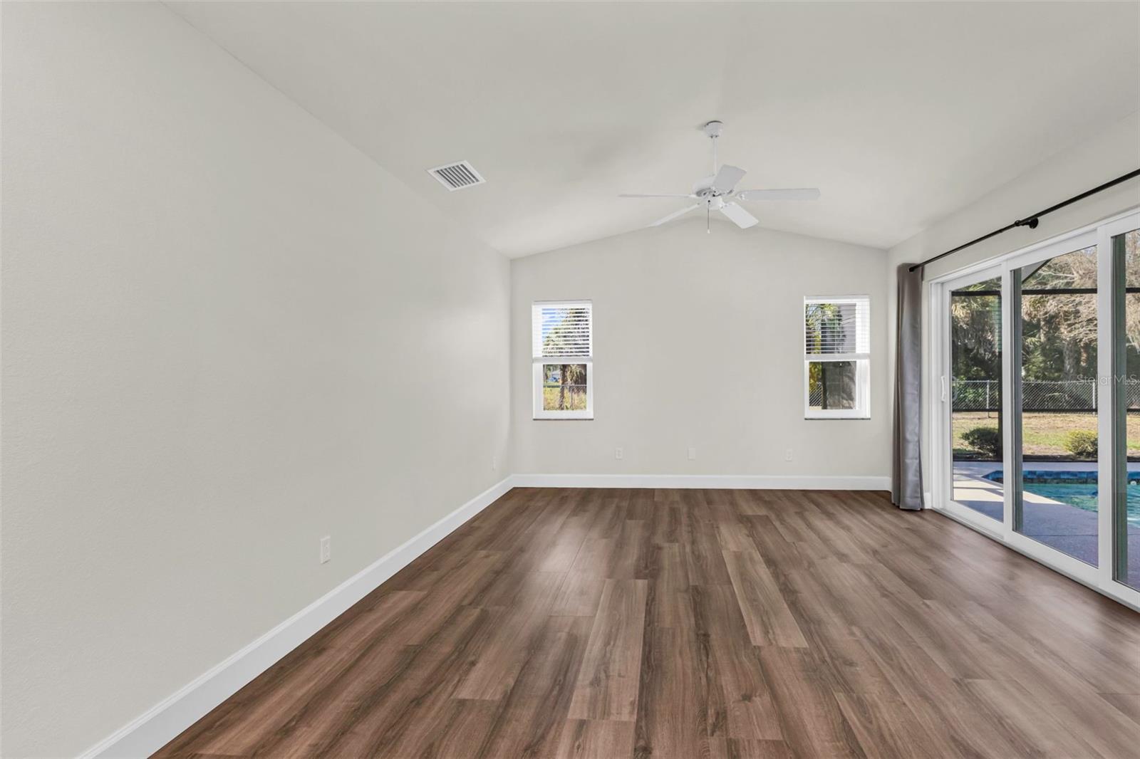 Image 23 of 73 For 2485 Traverse Avenue