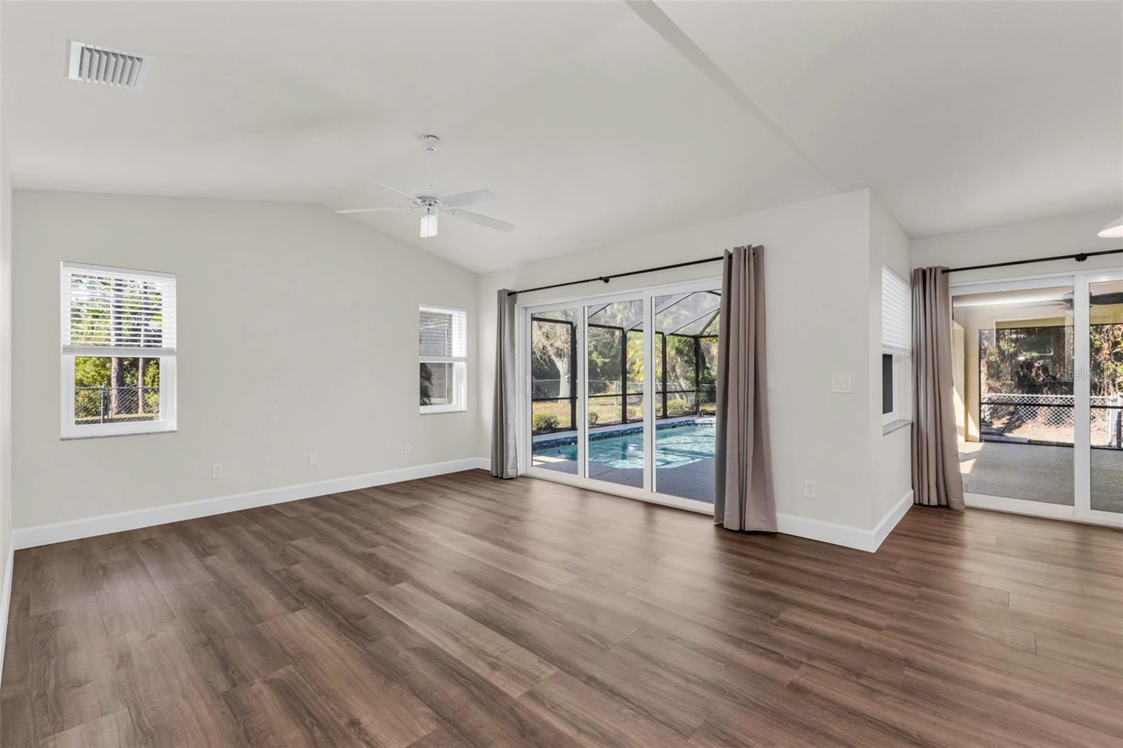 Image 25 of 73 For 2485 Traverse Avenue