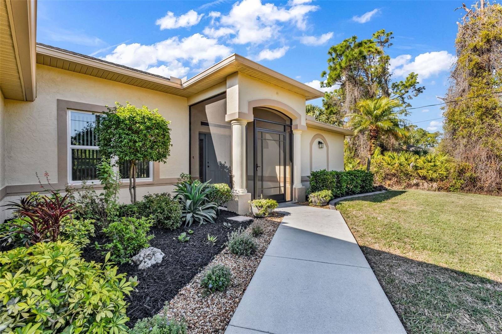 Image 3 of 73 For 2485 Traverse Avenue