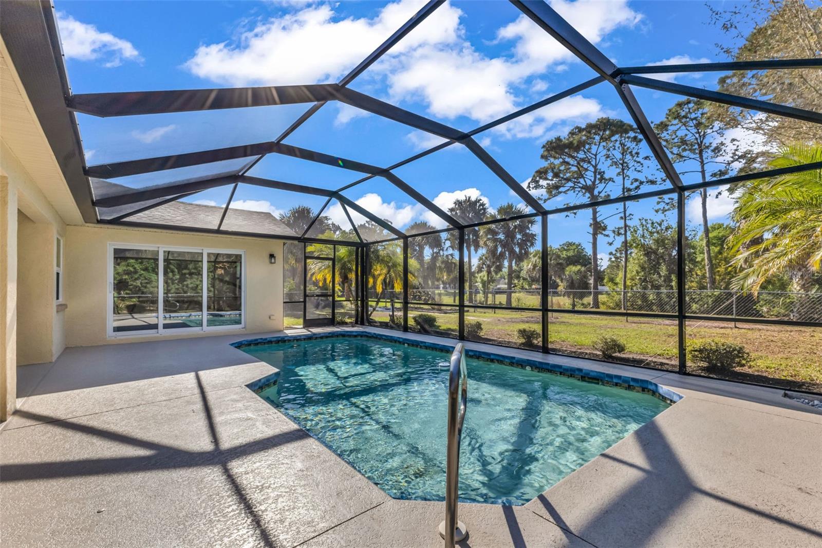 Image 41 of 73 For 2485 Traverse Avenue