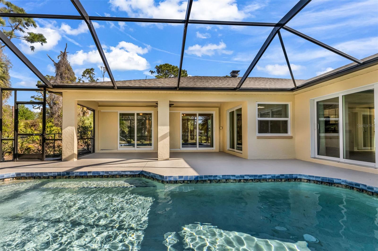 Image 43 of 73 For 2485 Traverse Avenue