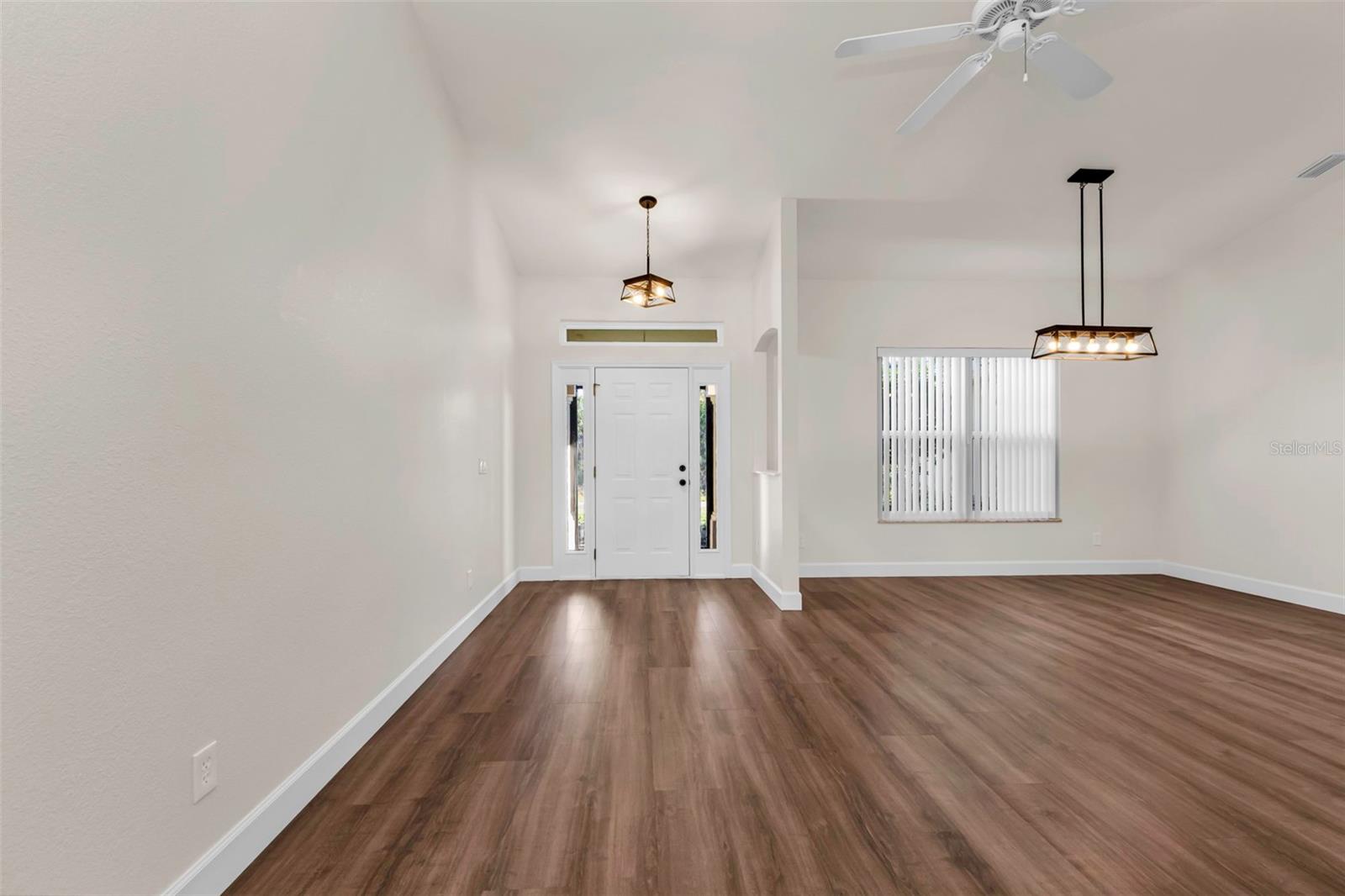 Image 8 of 73 For 2485 Traverse Avenue