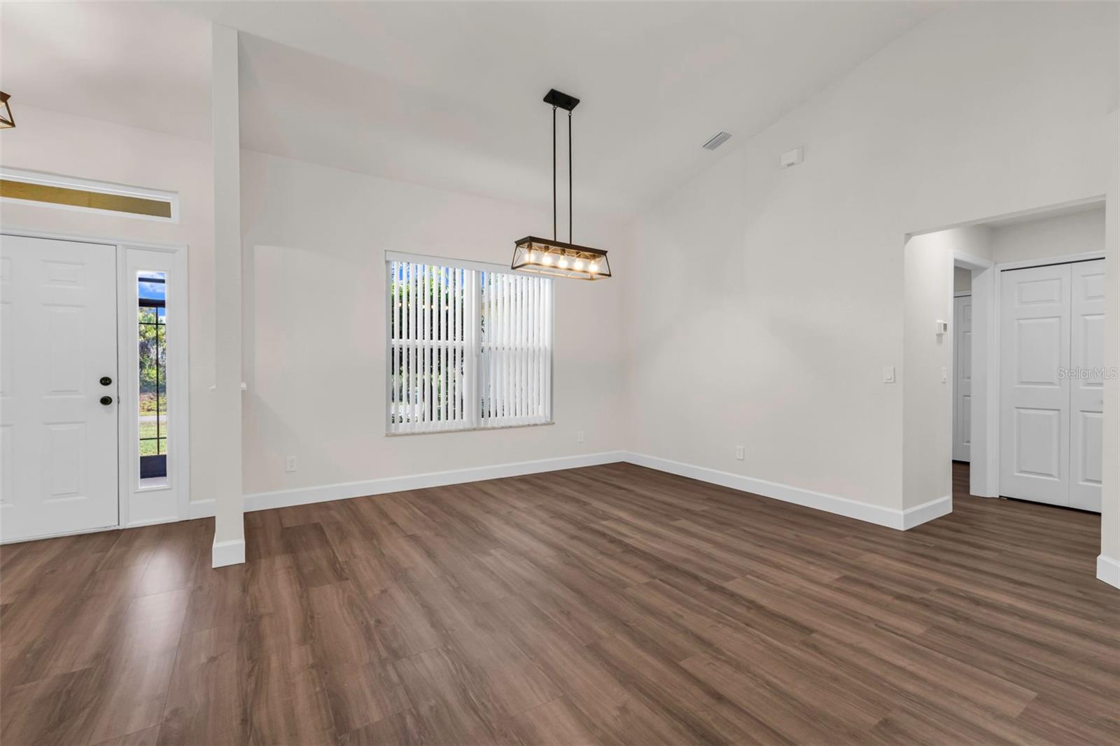 Image 9 of 73 For 2485 Traverse Avenue