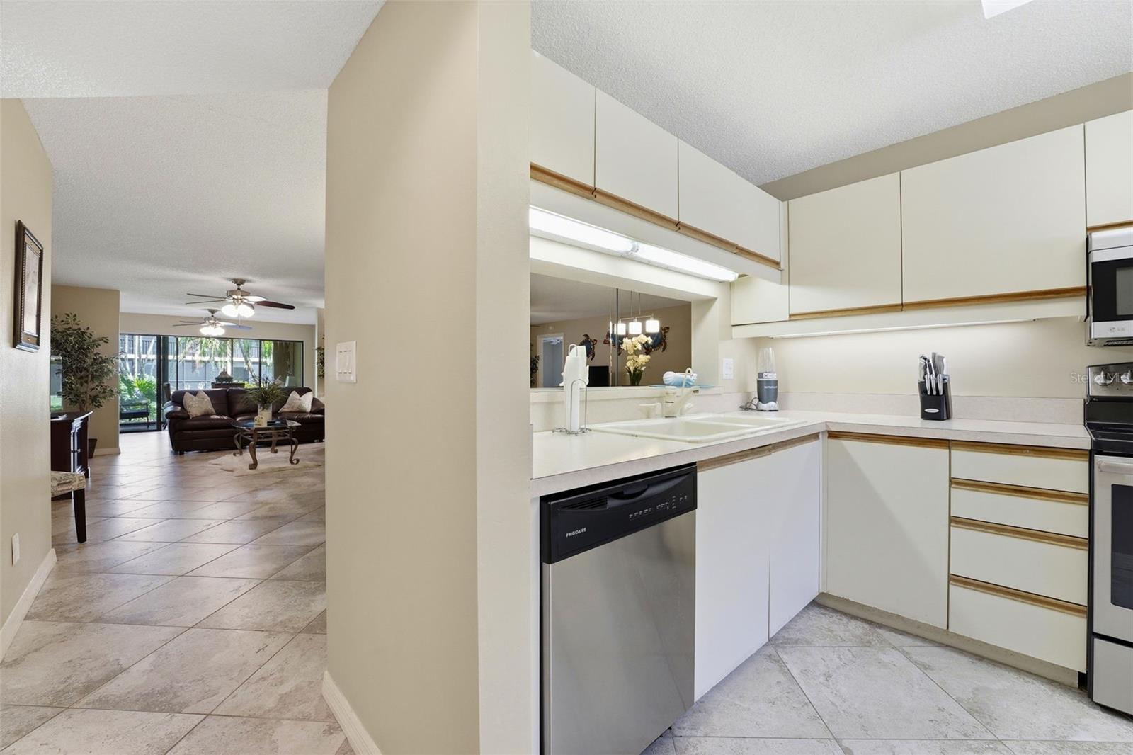 Image 7 of 34 For 5501 Ashton Way 5501