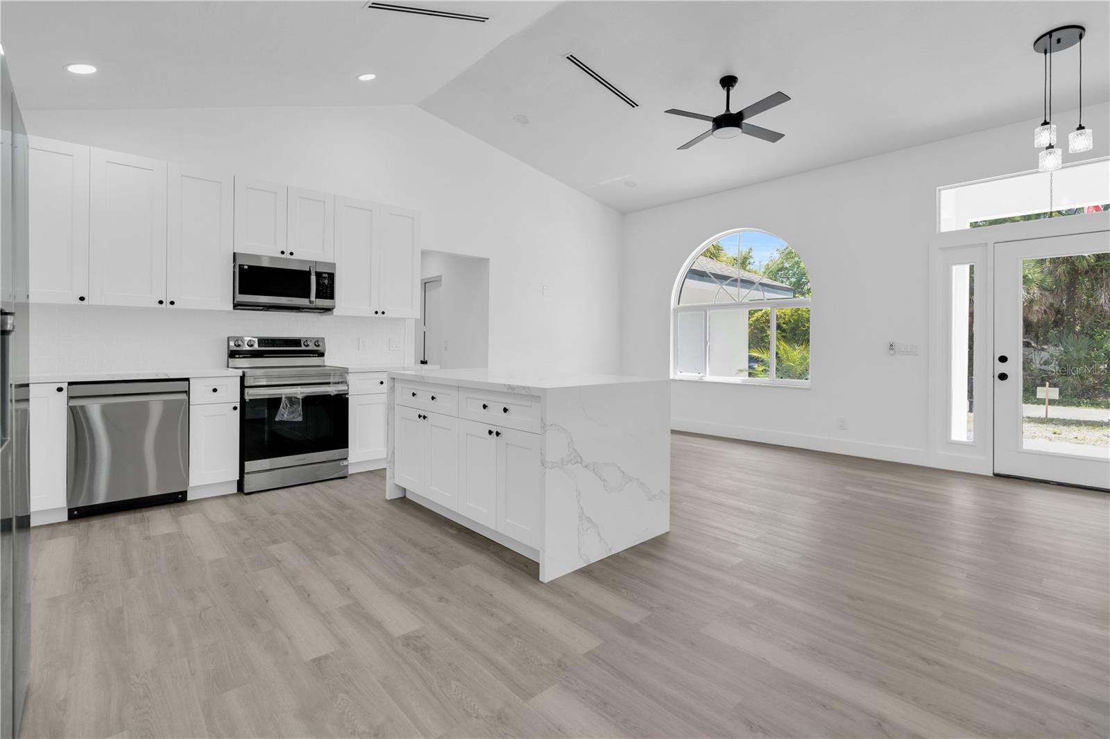 Image 16 of 33 For 26140 Hapsburg Road