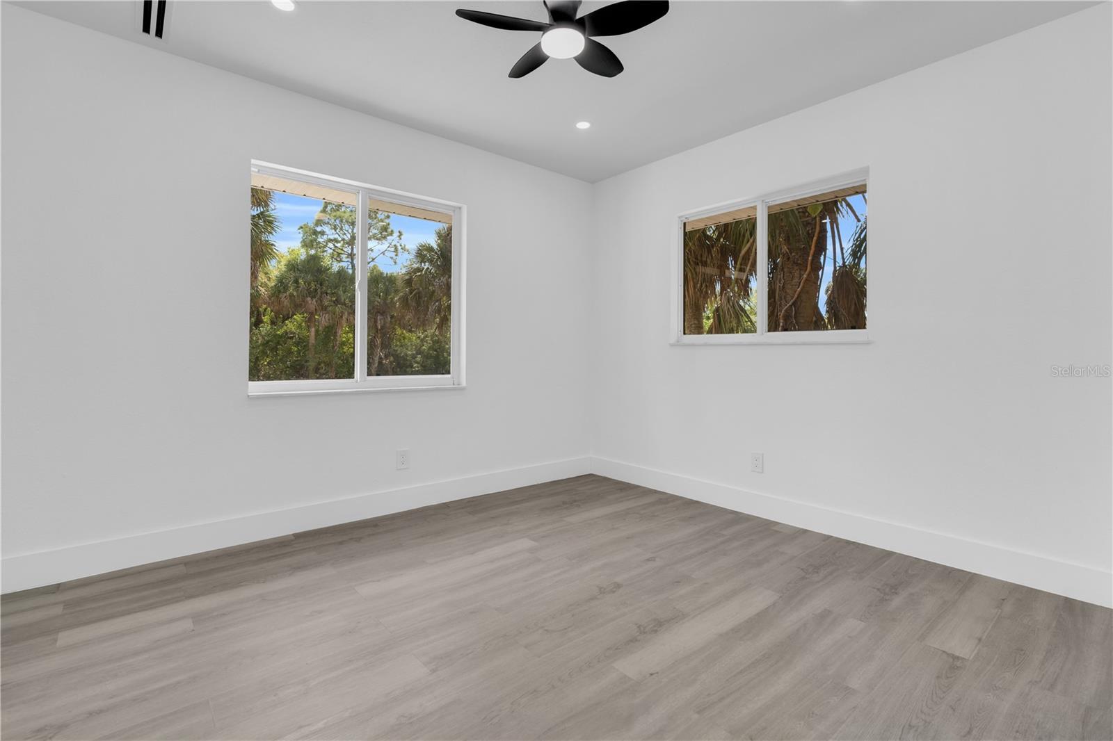 Image 18 of 33 For 26140 Hapsburg Road